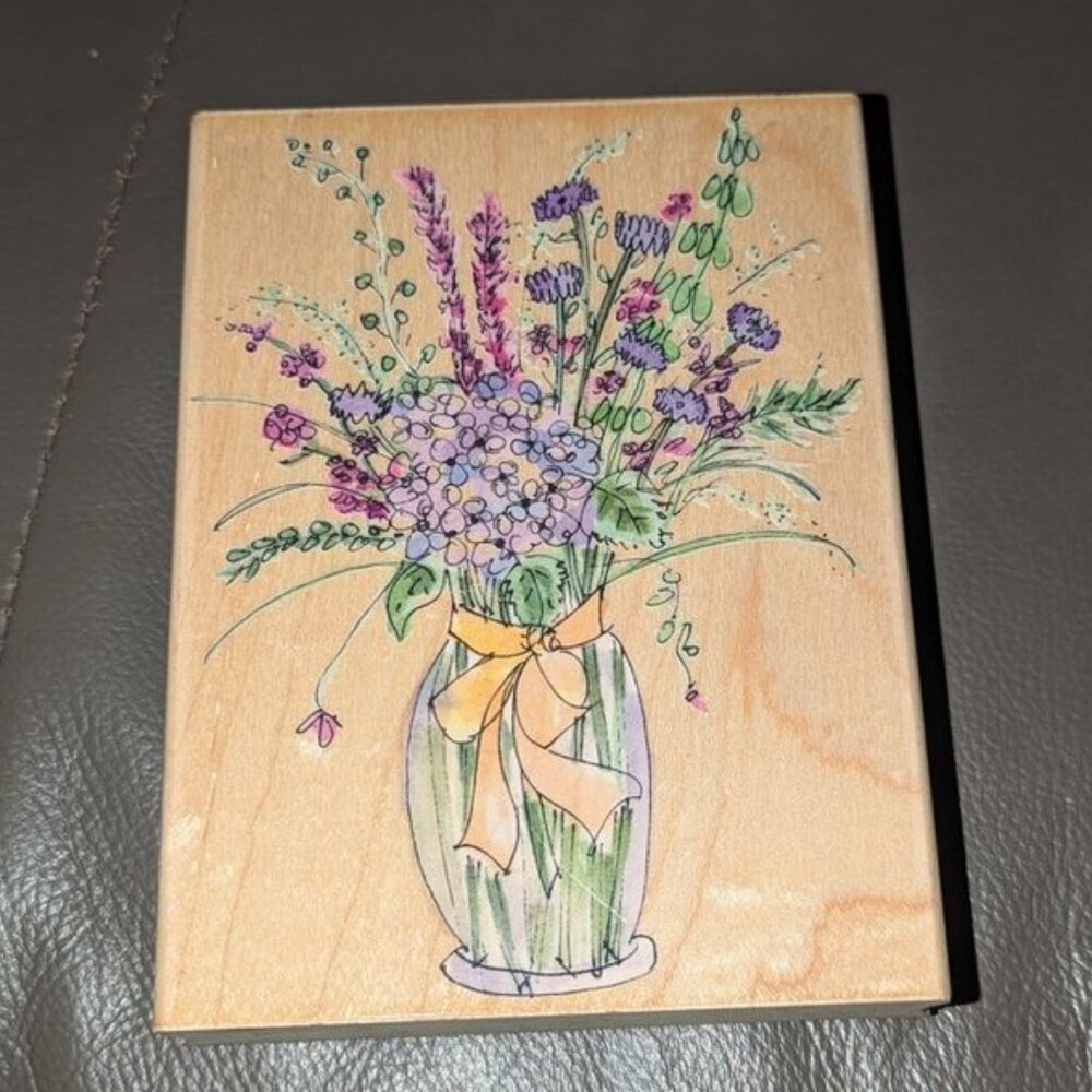 Hero Arts Rubber Wood Mounted Marion's Bouquet S3253 Vase Flowers Large Stamp